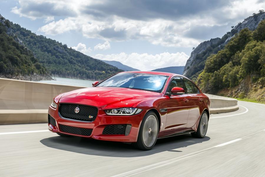  Jaguar XE S 2015 года  (фото 38 из 49)